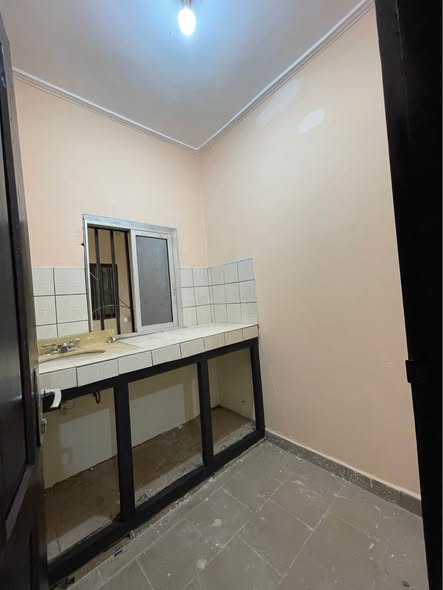 Studio moderne à louer à Mendong