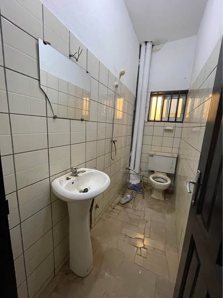 Studio moderne à louer à Mendong