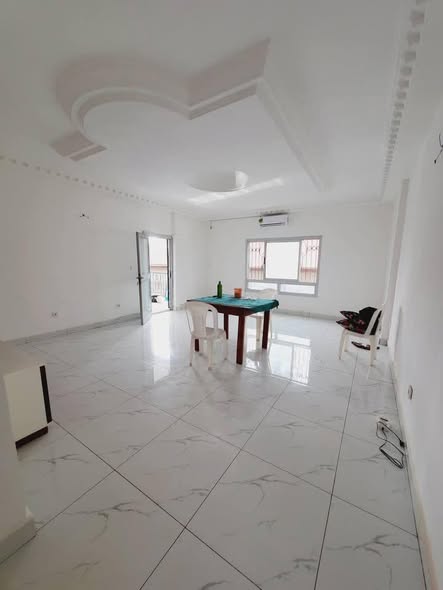 Appartement à louer à Odza