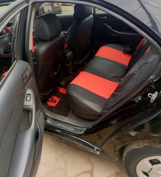 Avensis tête de cochon moteur essence vvti impeccable