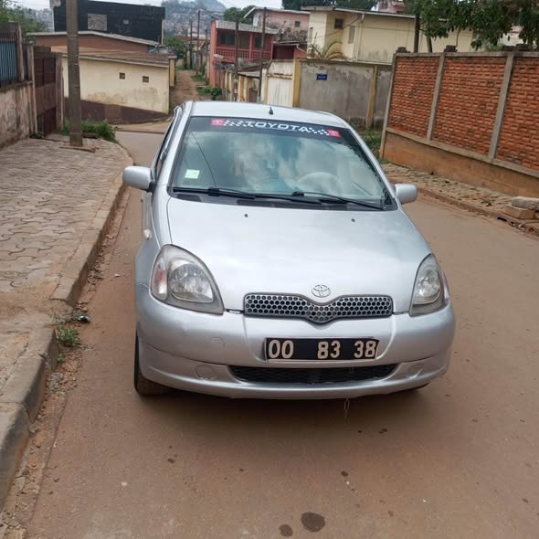 Yaris 2002 très propre
