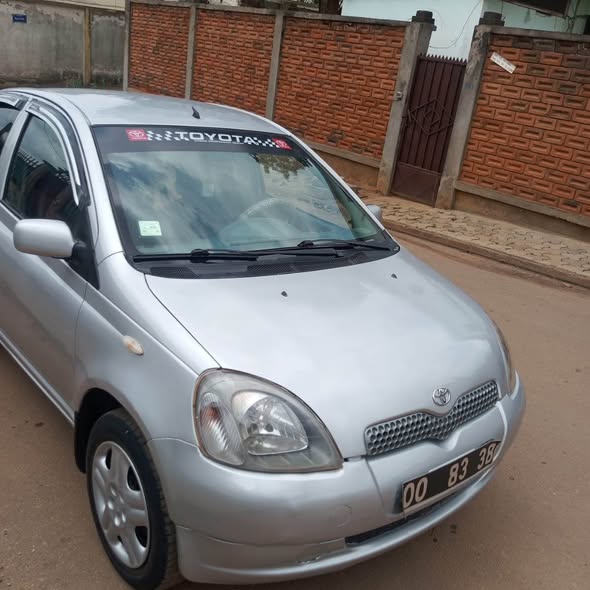 Yaris 2002 très propre