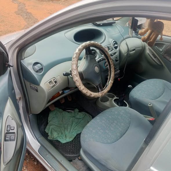 Yaris 2002 très propre