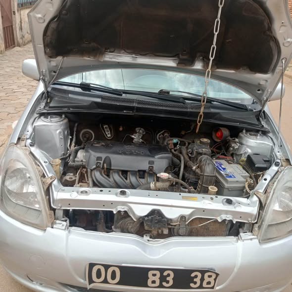 Yaris 2002 très propre