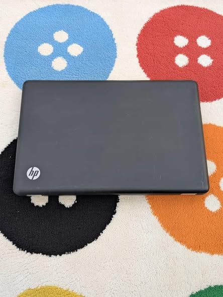 Laptop HP CELERON quasi neuf