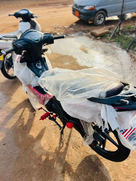 Moto dame neo 125 neuf à vendre