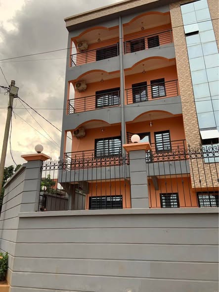 Studio moderne à louer à Biyemassi