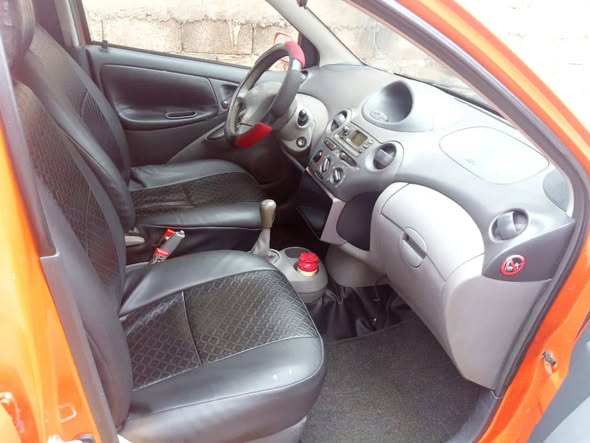 Yaris 2004 nouvellement immatriculé