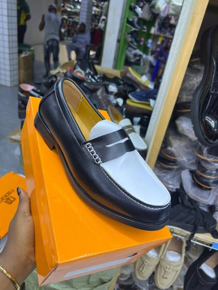 Chaussures en vente