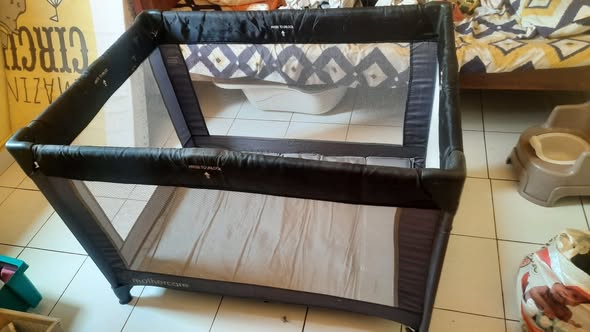 Lit bébé en bon état à vendre