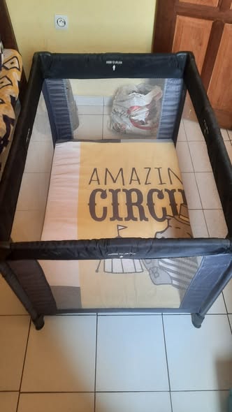Lit bébé en bon état à vendre