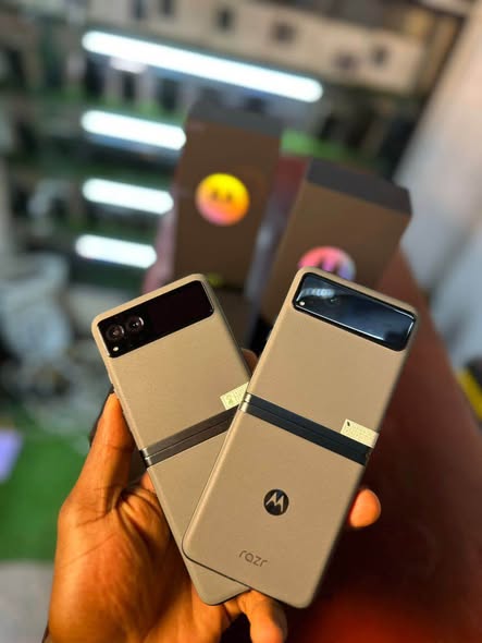 MOTOROLA RAZR 2023 PLIABLE 128/8 gigas