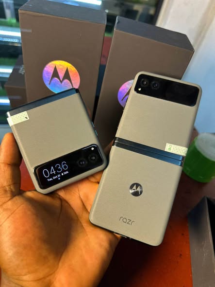 MOTOROLA RAZR 2023 PLIABLE 128/8 gigas