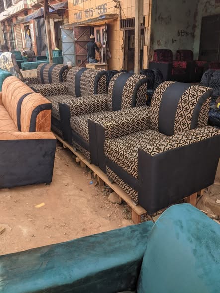 Canapé à vendre très bon prix 7 places