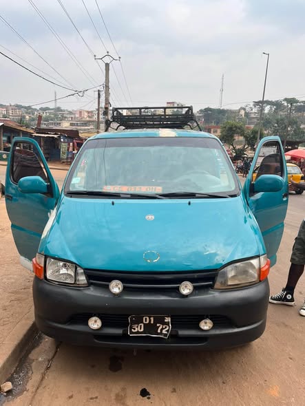 Hiace très bonne état
