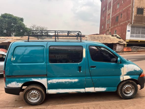 Hiace très bonne état