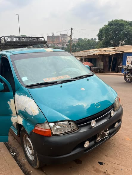 Hiace très bonne état