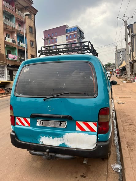 Hiace très bonne état
