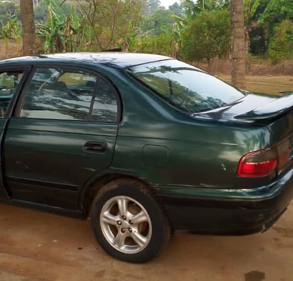 Toyota Carina E berline à vendre
