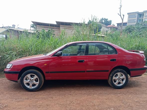 Toyota Carina E berline à vendre