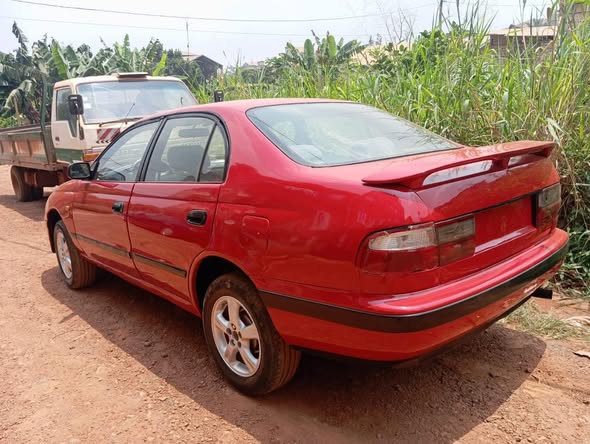 Toyota Carina E berline à vendre