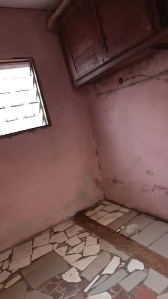 Studio semi-moderne à louer à Madelon, Bafoussam