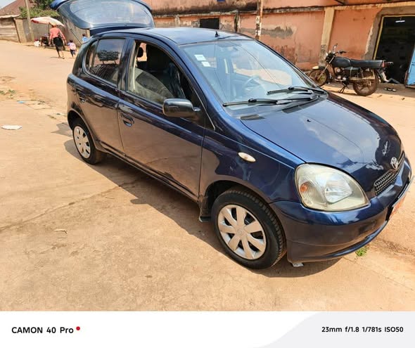 Yaris 2002 super propre à vendre