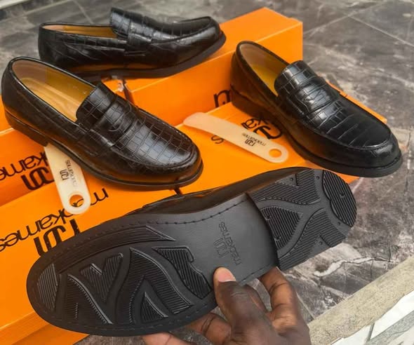 Chaussures en vente à Douala