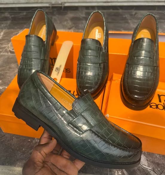 Chaussures en vente à Douala