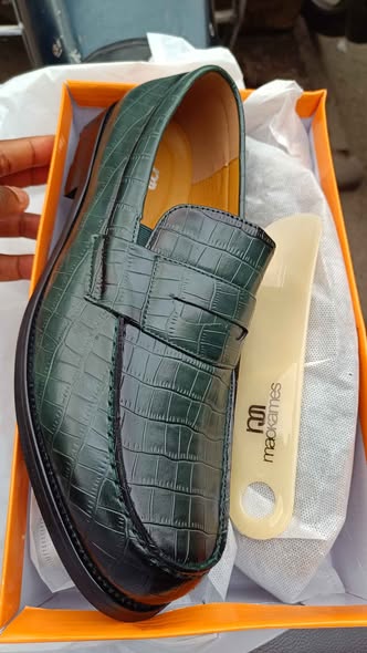 Chaussures en vente à Douala