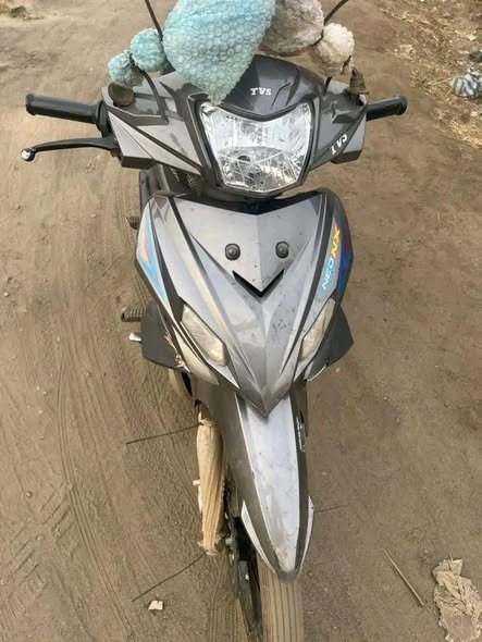 Moto TVS néo bien propre