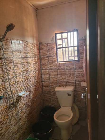 Chambre douche à louer à Bafoussam