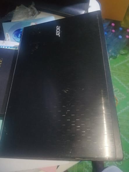 Ordinateur portable Acer avec disque dur 1TB et 4GB RAM