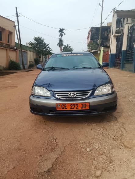 Toyota Avensis liftback à vendre