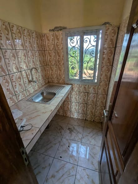 Chambre à louer à Yaoundé Nkolfoulou