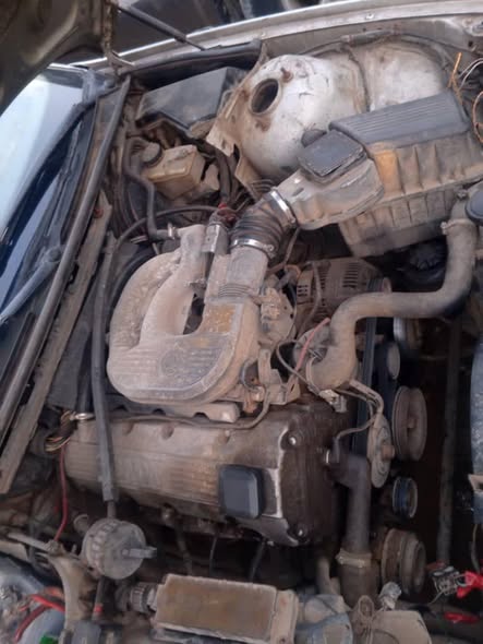 Voiture à vendre, moteur bon