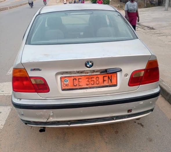 Voiture à vendre, moteur bon