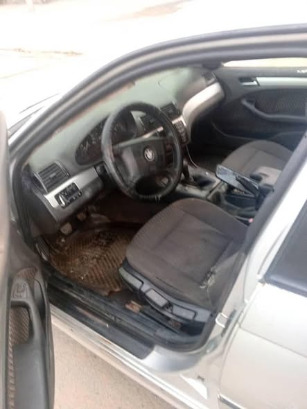 Voiture à vendre, moteur bon