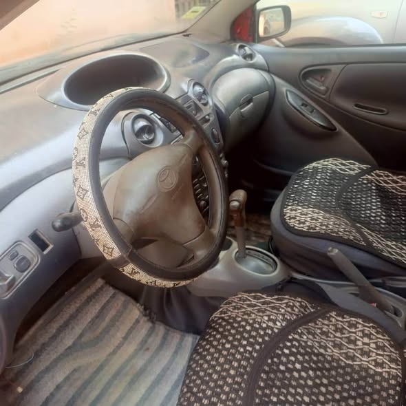 Yaris 2002 à vendre à Yaoundé