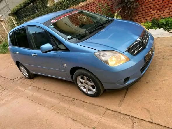 Toyota Corolla Verso à vendre d'urgence