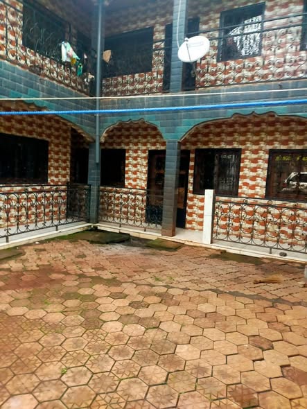 Bâtiment à vendre derrière les brasseries