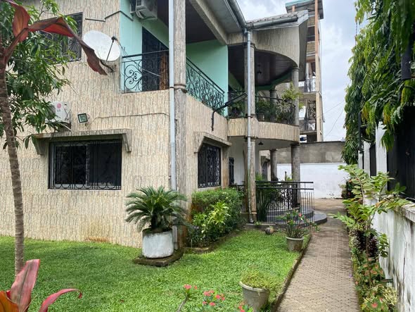 Duplex à vendre sur Douala
