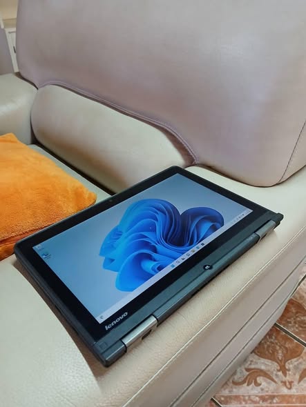 Yoga 12e core i5 5e génération tactile
