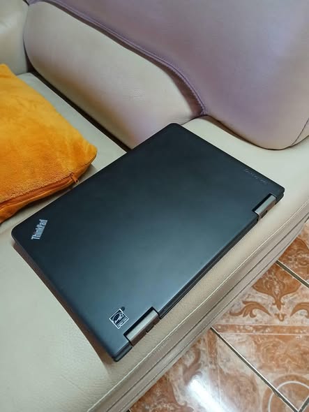 Yoga 12e core i5 5e génération tactile