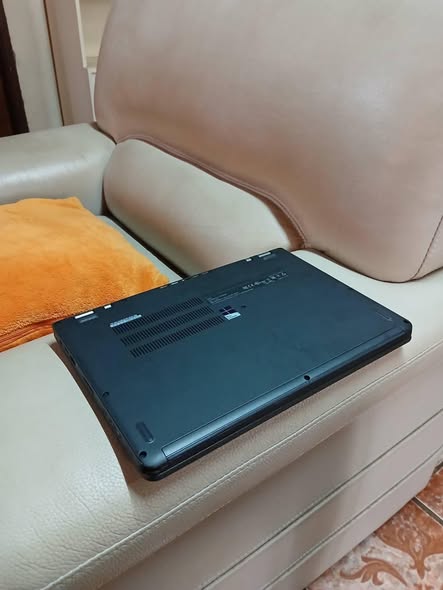 Yoga 12e core i5 5e génération tactile