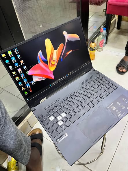 PC GAMING - Asus TUF Dash F15