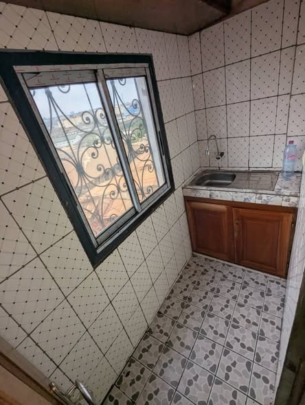 Studio moderne à louer à Nsam