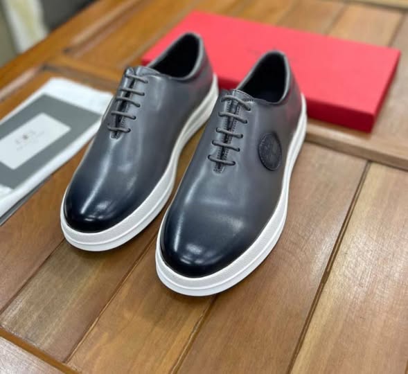Chaussures d'origine, pointure 40 à 45