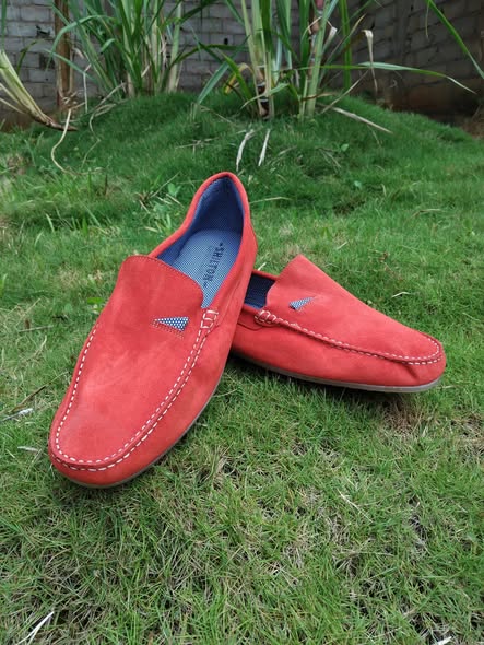 Très belle mocassin en cuir dain italien