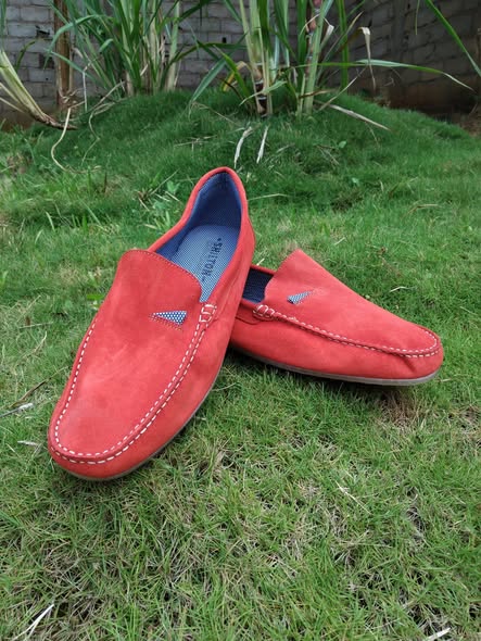 Très belle mocassin en cuir dain italien